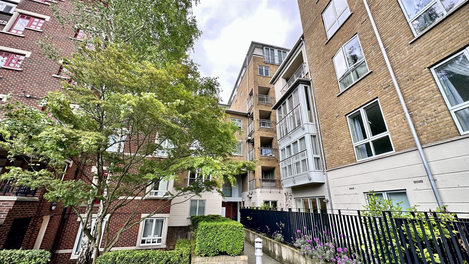 Flat Admiral Walk in City of Westminster