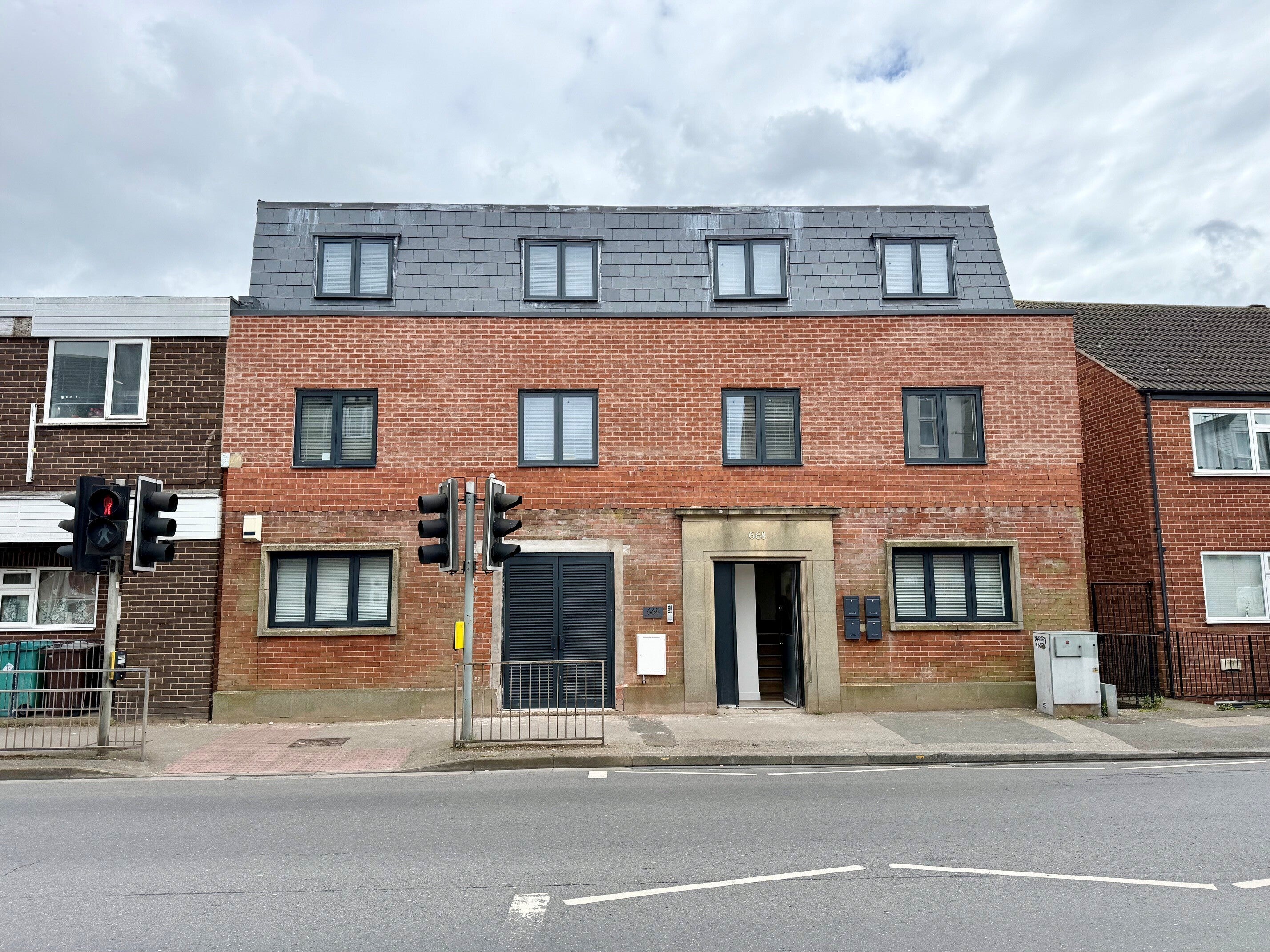 Flat Woodborough Road in Nottingham