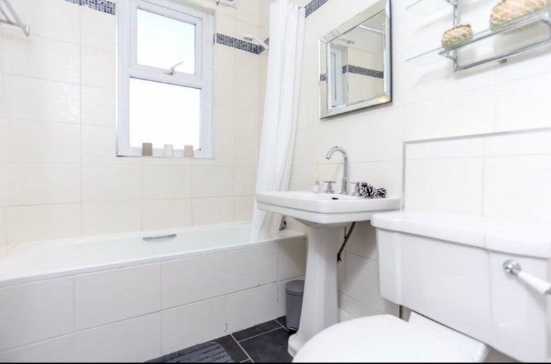 Room Milner Road in Greater London