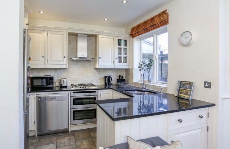 Room Milner Road in Greater London
