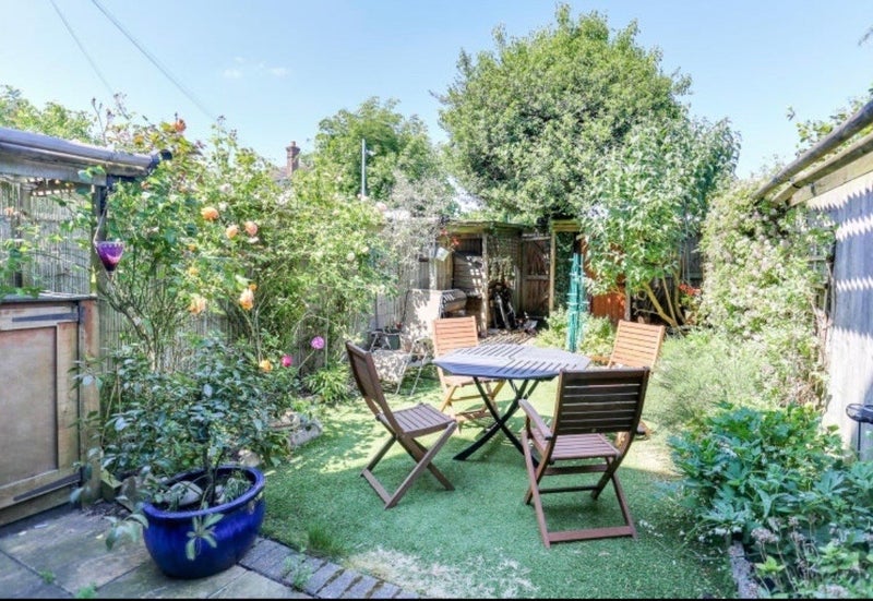 Room Milner Road in Greater London