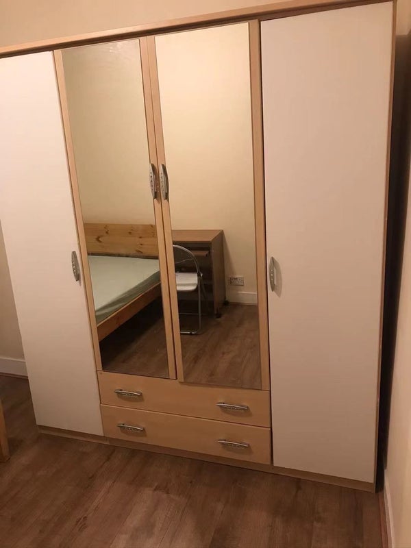 Room Livingstone Road in Greater London