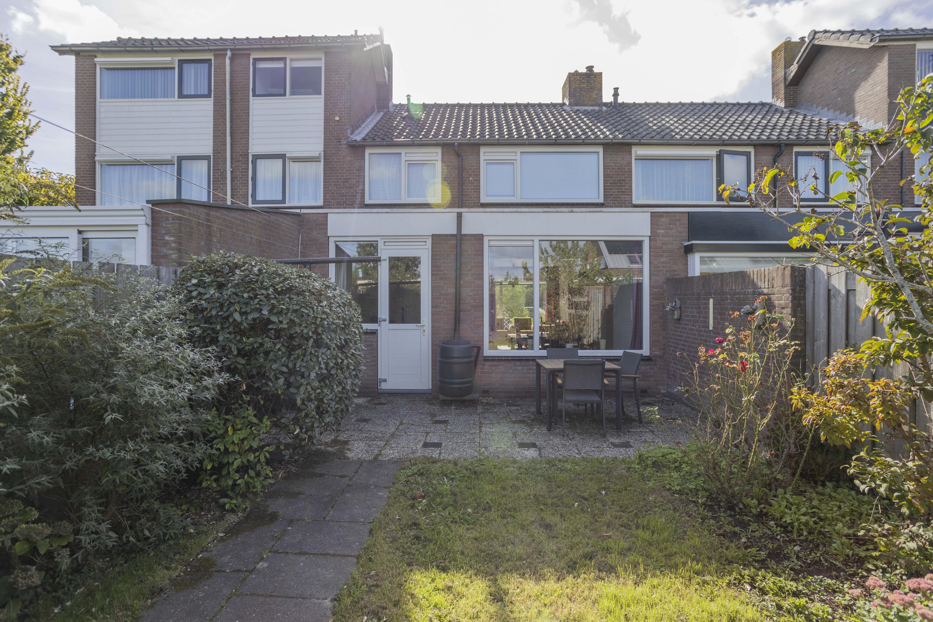 Tussenwoning te koop: Bosstraat 44, Nieuw-Vennep