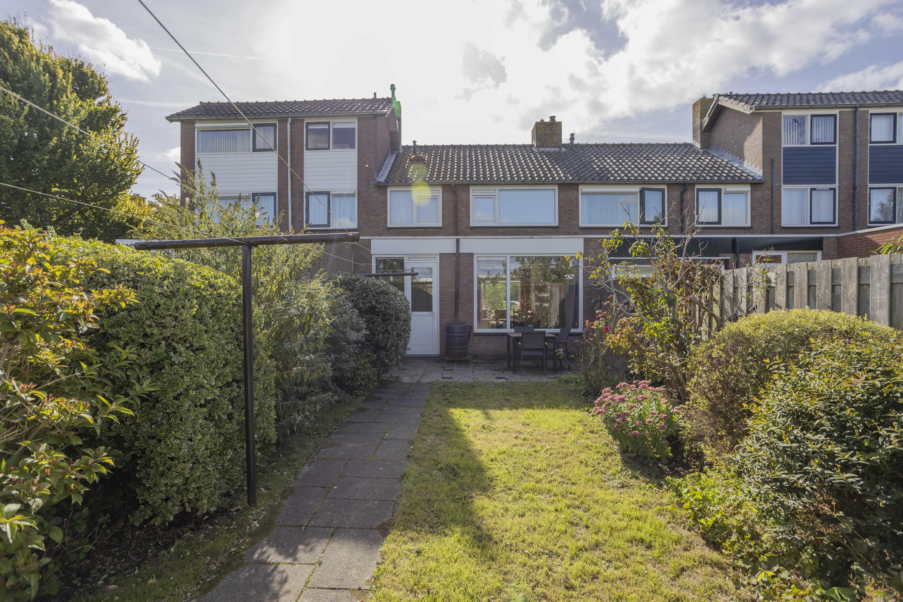 Tussenwoning te koop: Bosstraat 44, Nieuw-Vennep