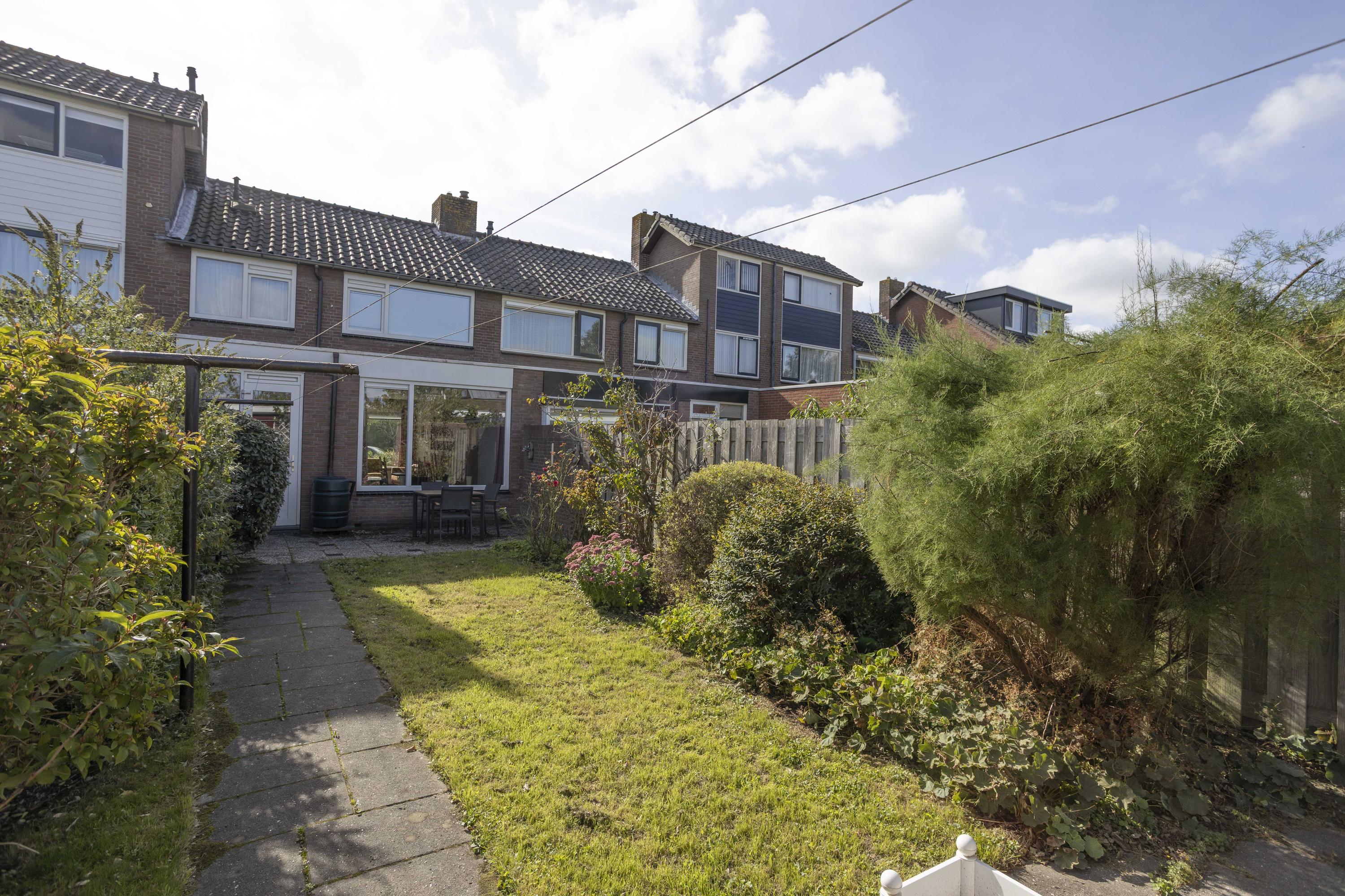 Tussenwoning te koop: Bosstraat 44, Nieuw-Vennep