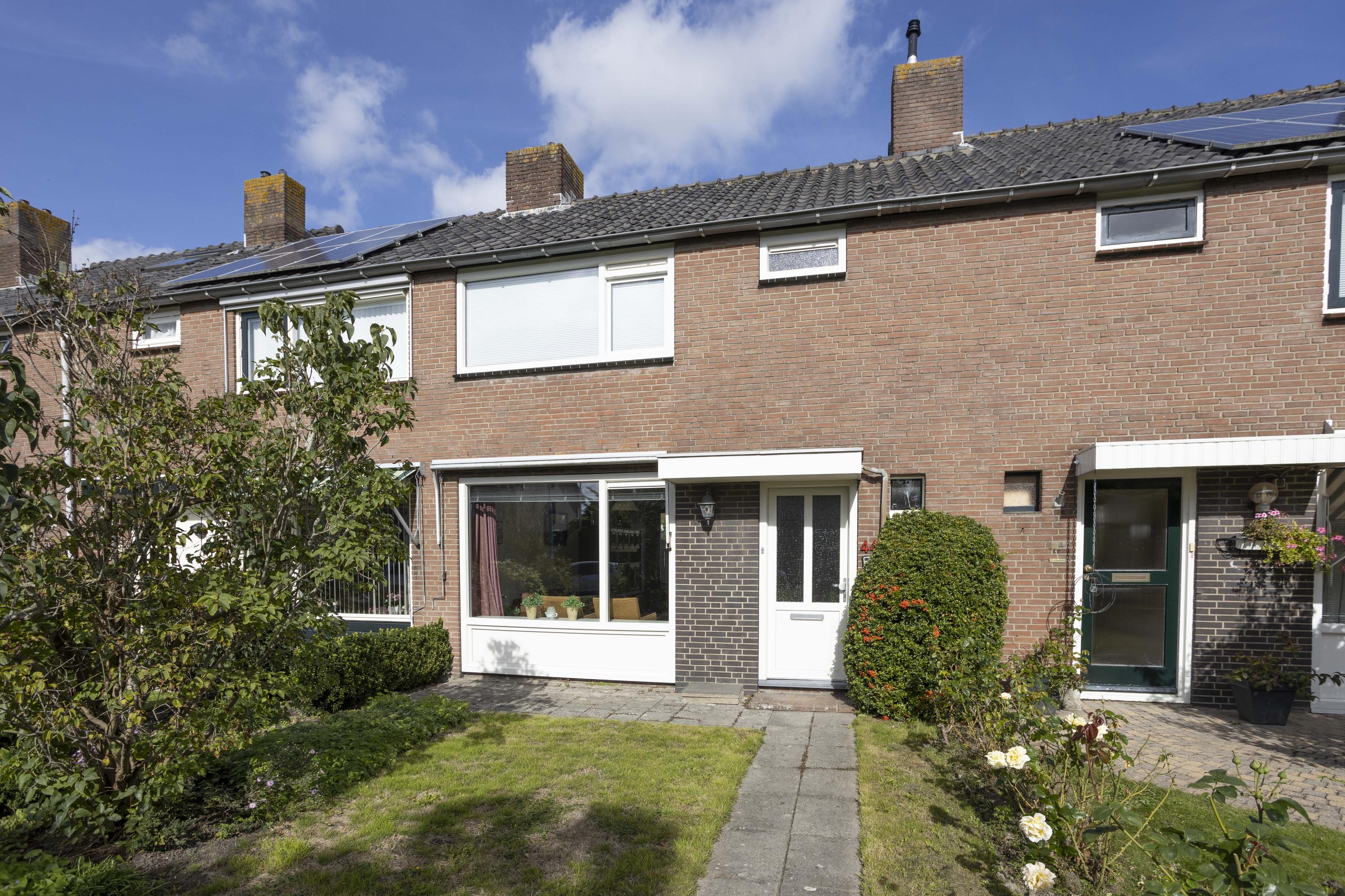 Tussenwoning te koop: Bosstraat 44, Nieuw-Vennep
