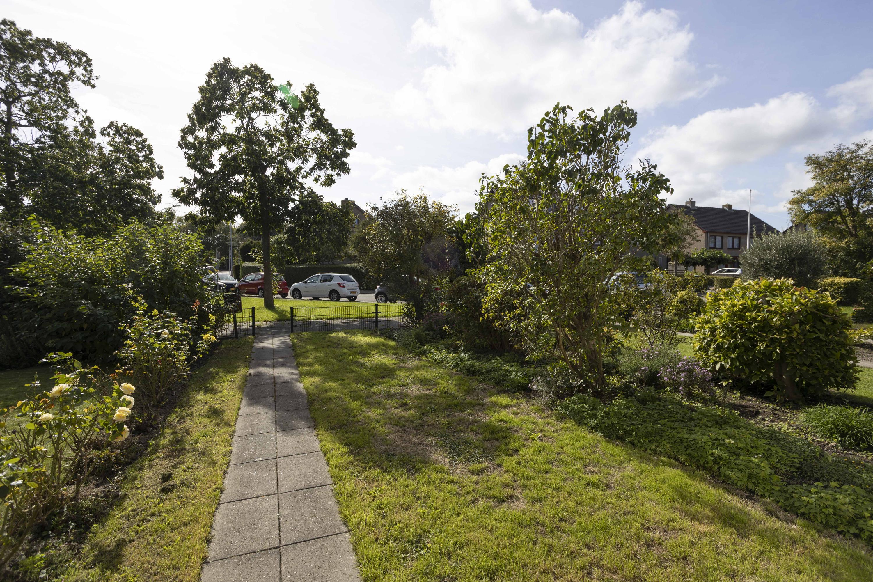 Tussenwoning te koop: Bosstraat 44, Nieuw-Vennep