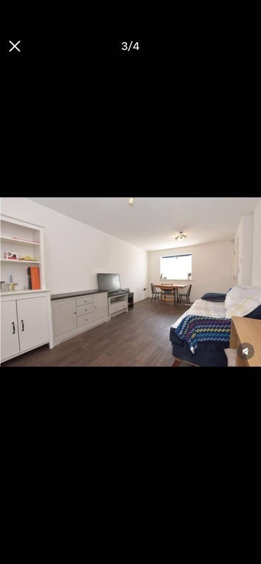 Room Burley Lodge Road in Leeds