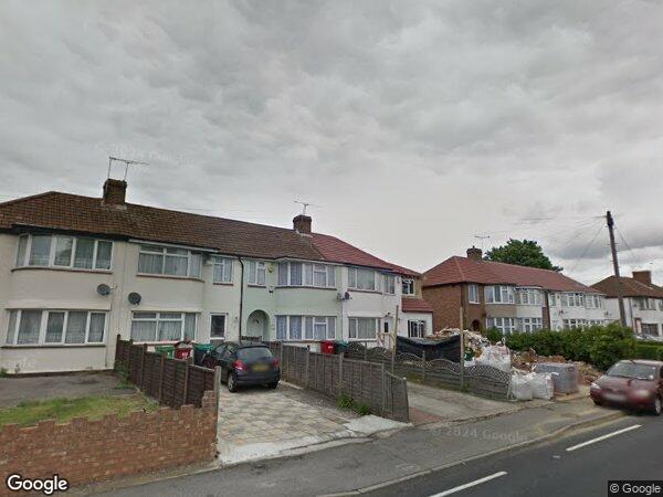 Room Cumberland Avenue in Slough