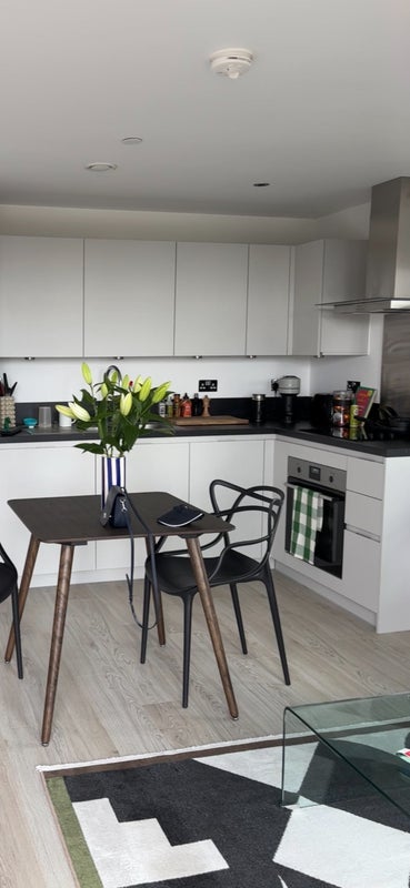 Room Cendal Crescent in Greater London