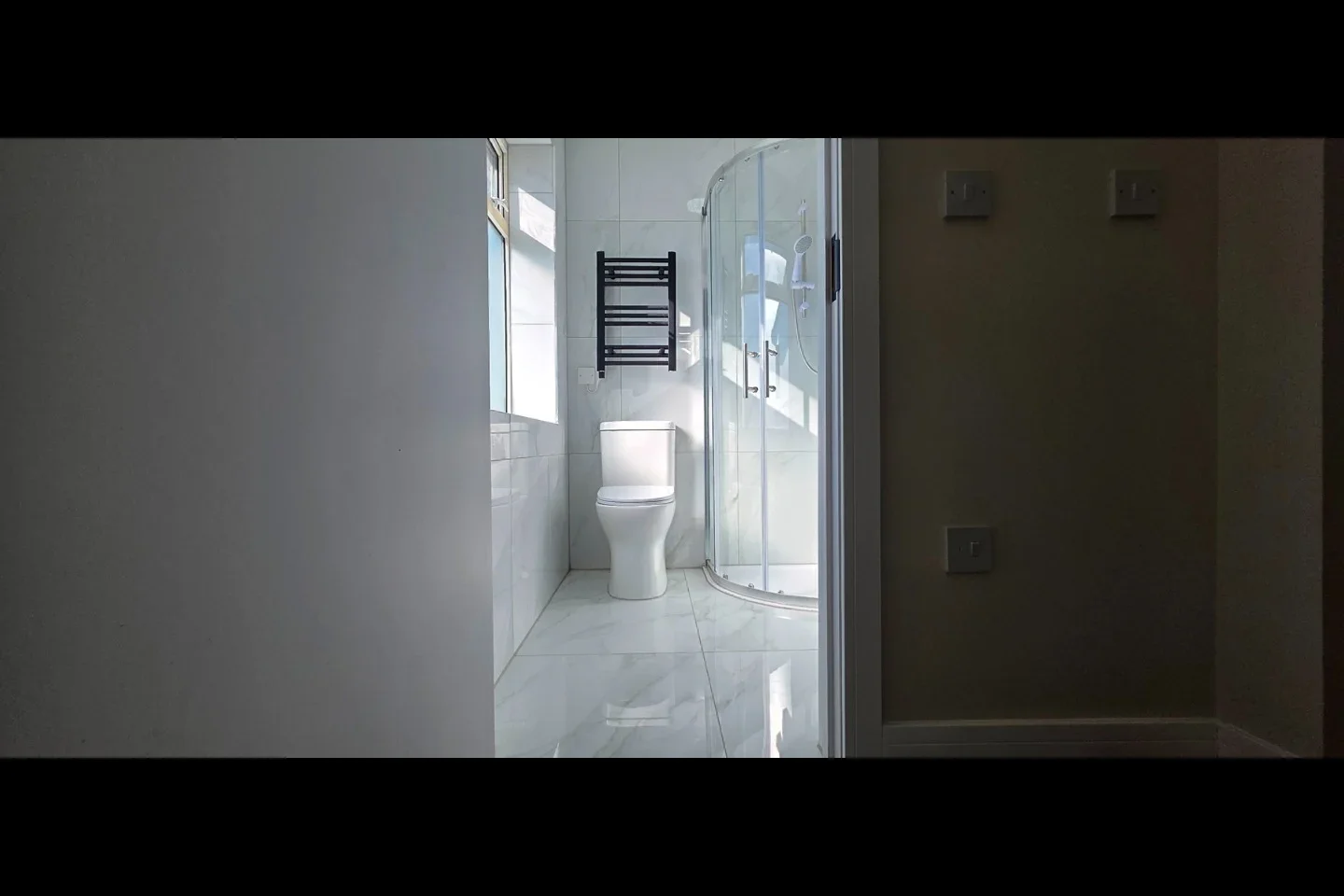 Flat Carlyon Avenue in Greater London