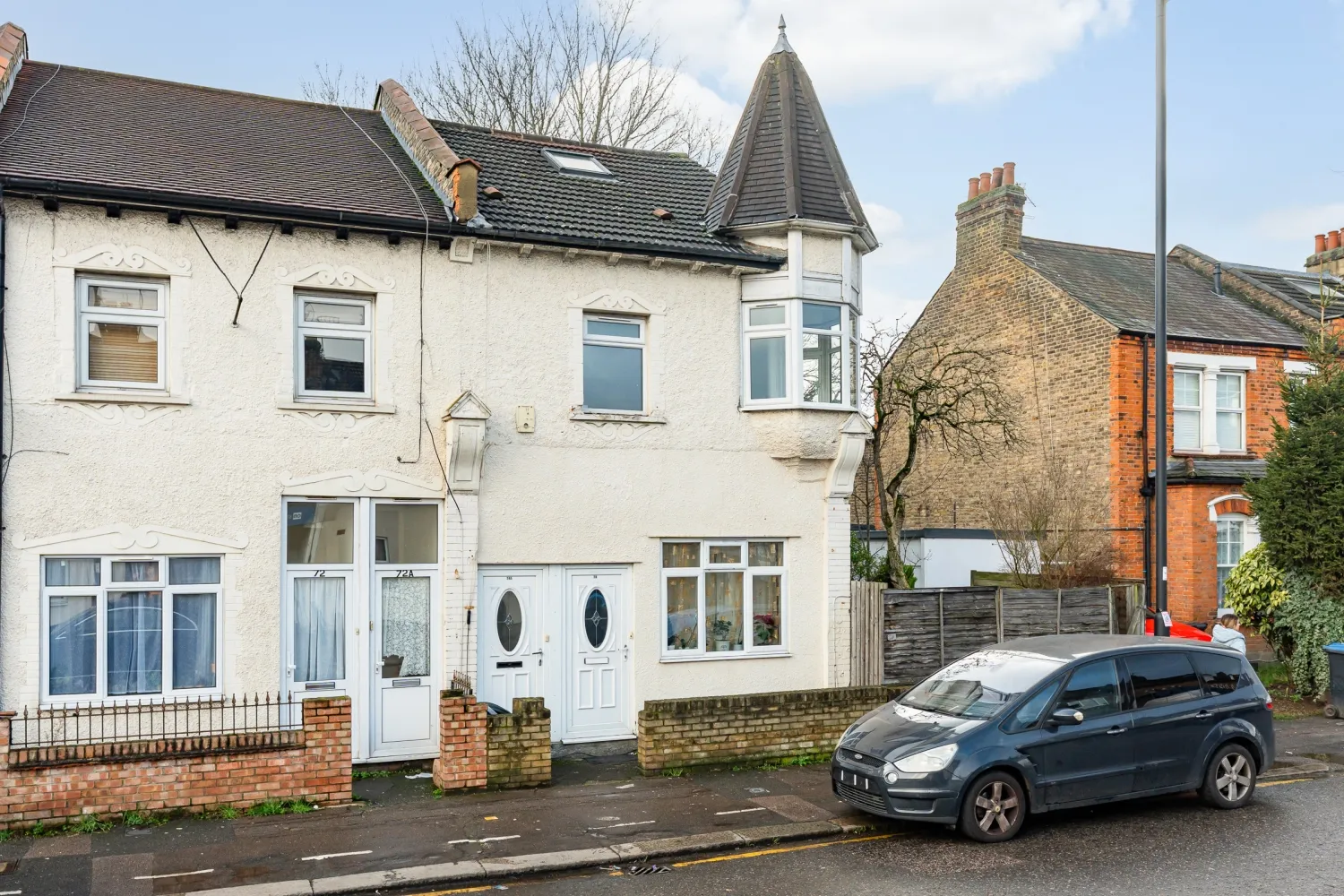 Flat St Mark's Road in Greater London