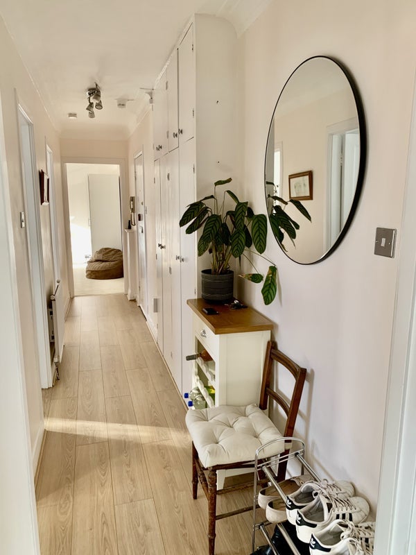 Room Streatham High Road in Greater London