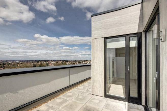 Flat Llanvanor Road in Greater London