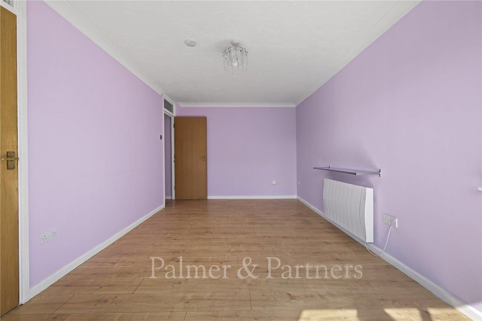 Flat Claremont Heights in Colchester