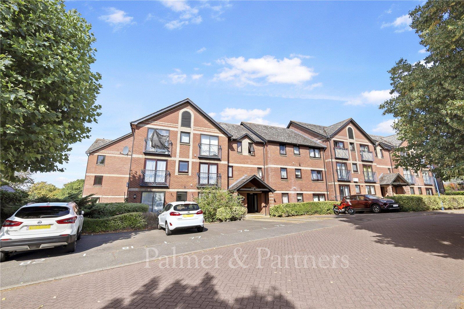 Flat Claremont Heights in Colchester