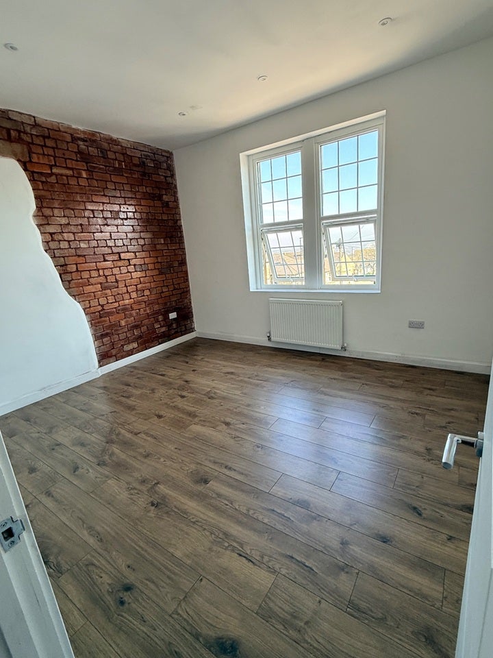Flat Lydgate Lane in Sheffield