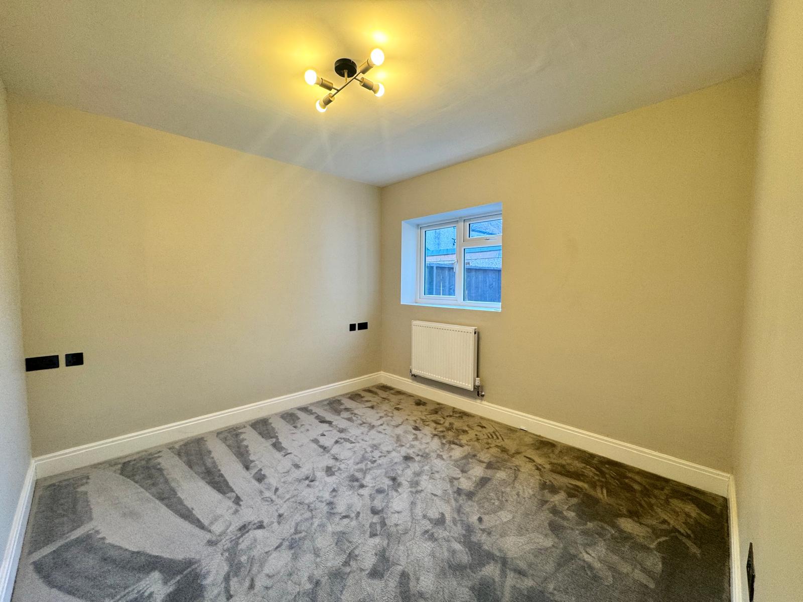 Flat Northborough Road in Greater London
