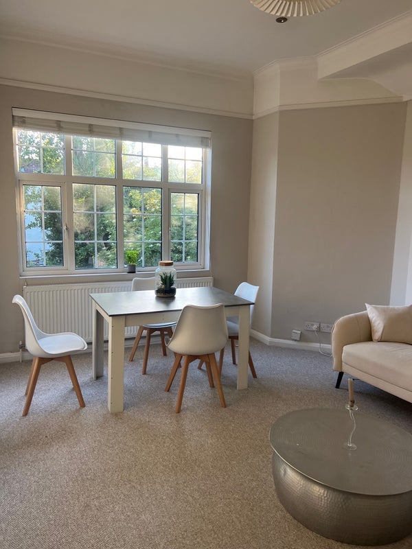 Room Woodgrange Avenue in Greater London