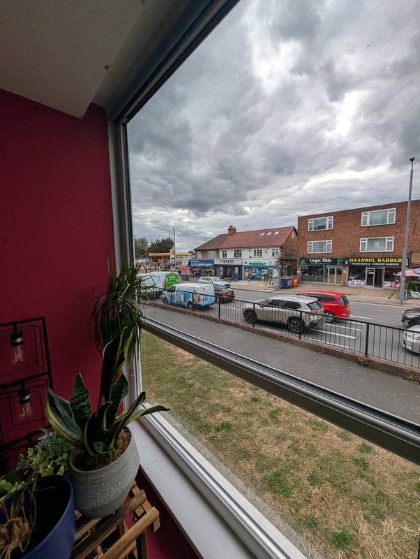 Room Markfield Gardens in Greater London