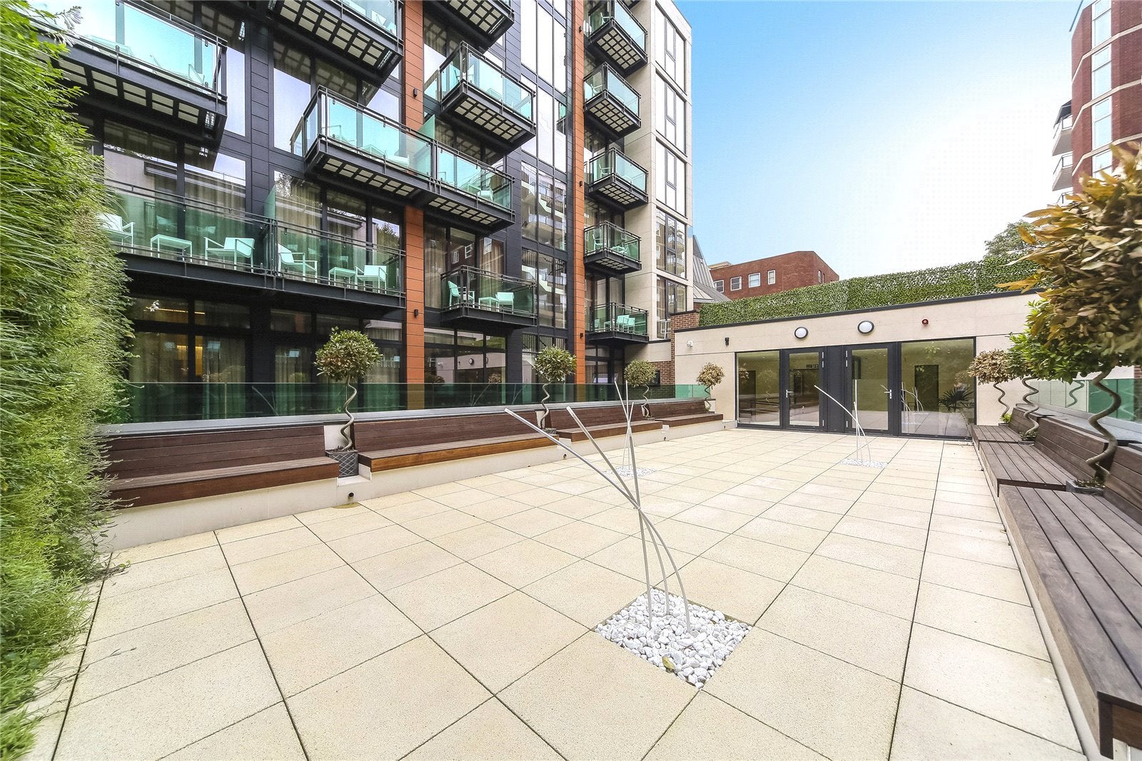 Flat Finchley Road in Greater London