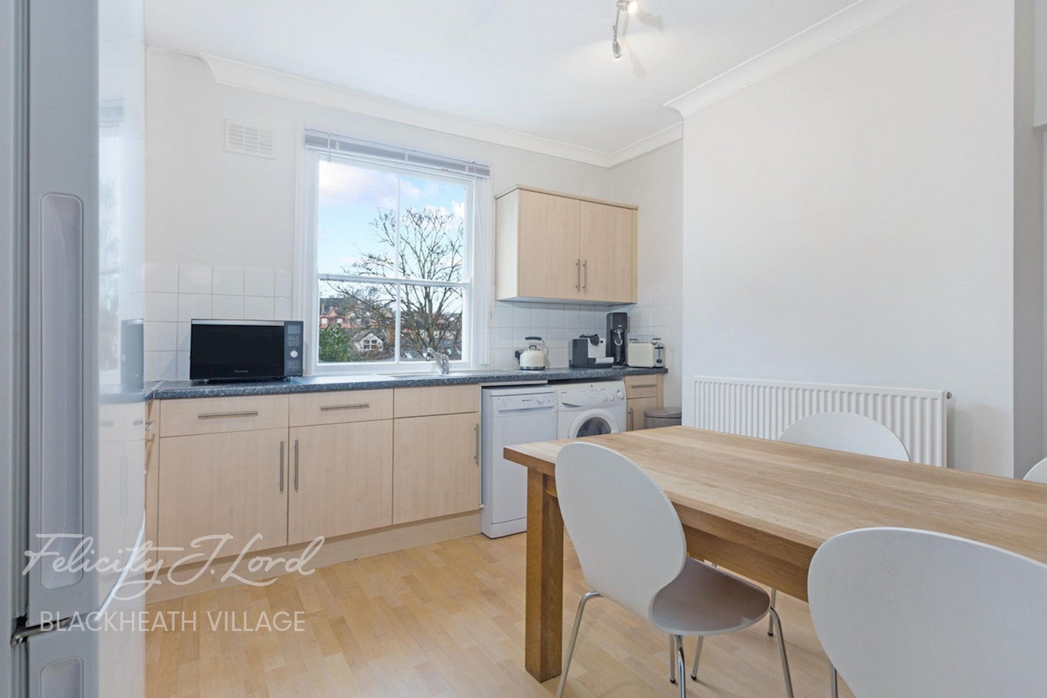 Flat Westcombe Hill in Greater London