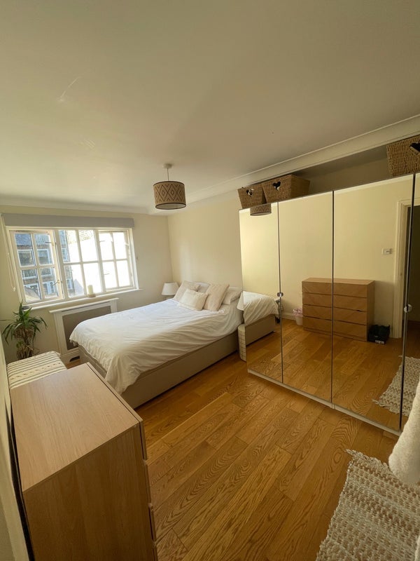 Room Theed Street in Greater London