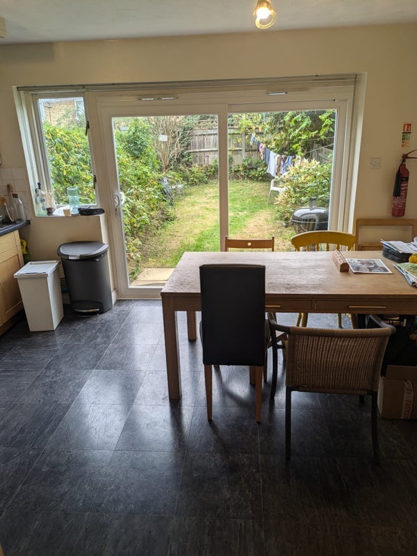 Room Tauheed Close in Greater London