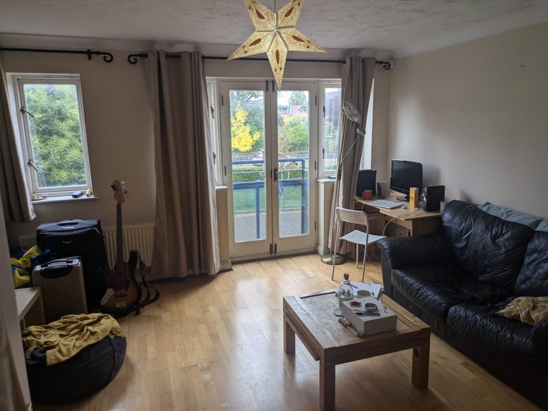 Room Tauheed Close in Greater London
