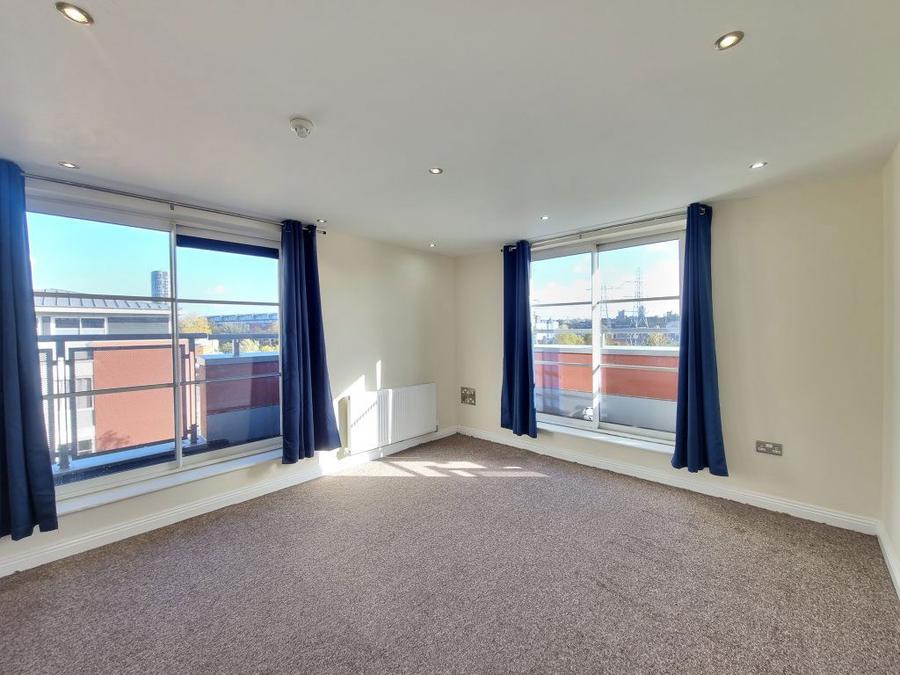 Flat Watkin Road in Leicester