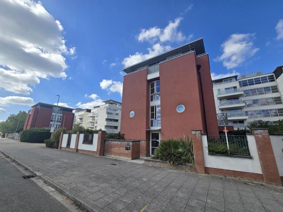 Flat Watkin Road in Leicester