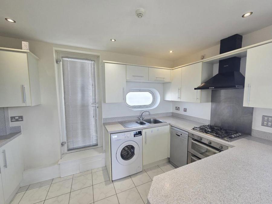Flat Watkin Road in Leicester