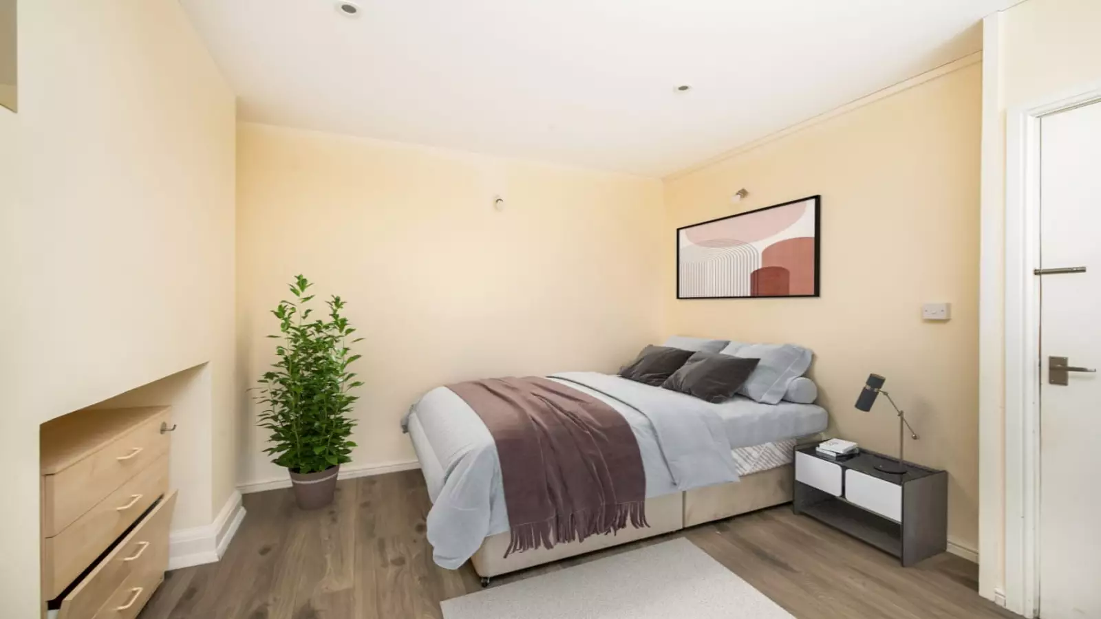 Room Tachbrook Street in City of Westminster