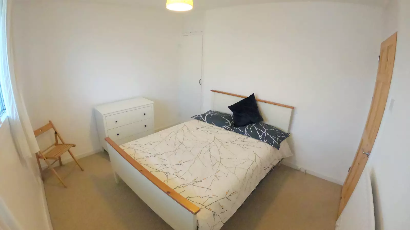 Flat Angell Park Gardens in Greater London