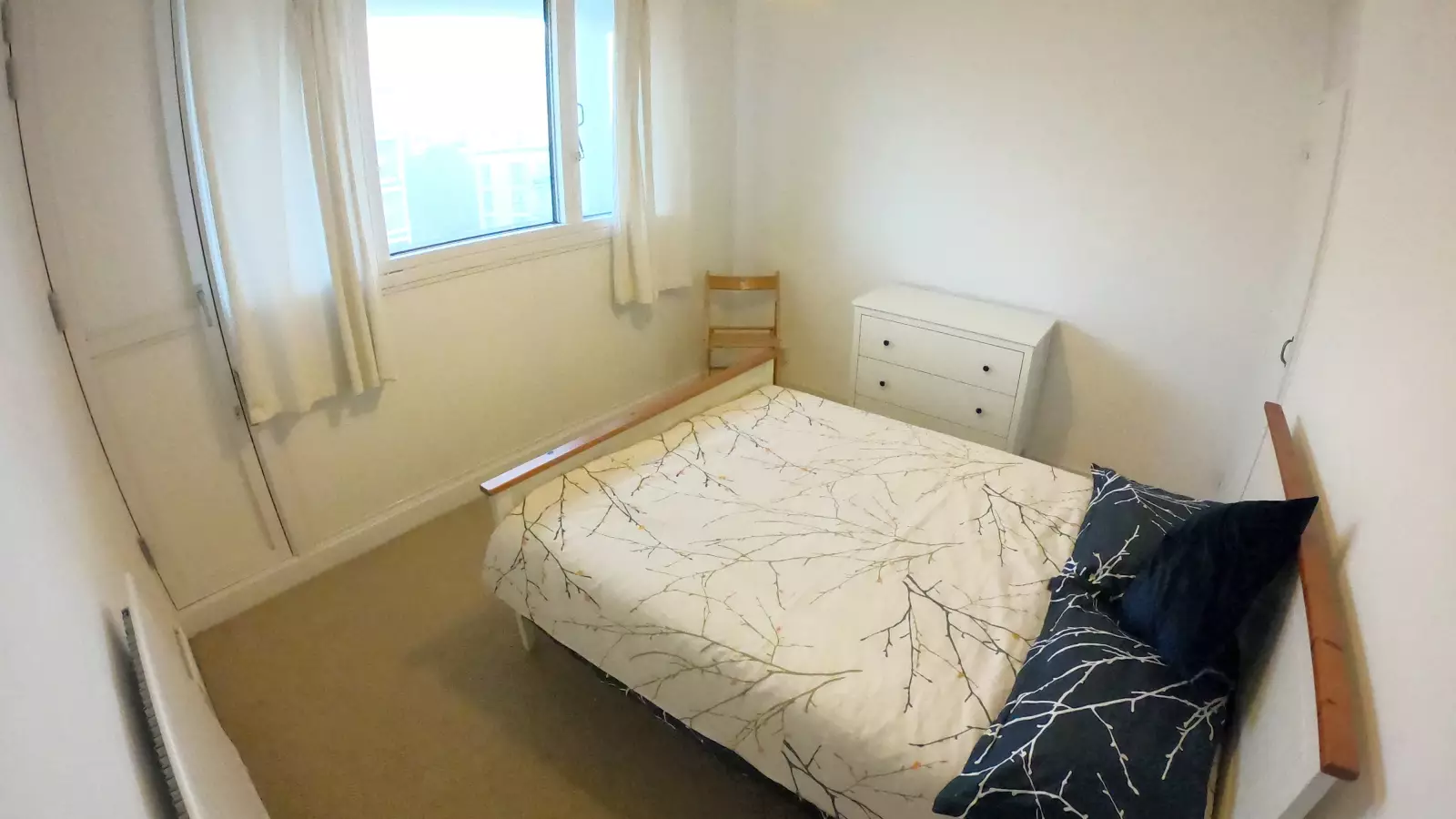 Flat Angell Park Gardens in Greater London