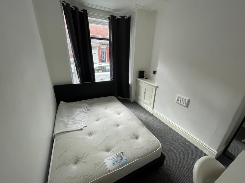 Room Wincombe Street in Manchester
