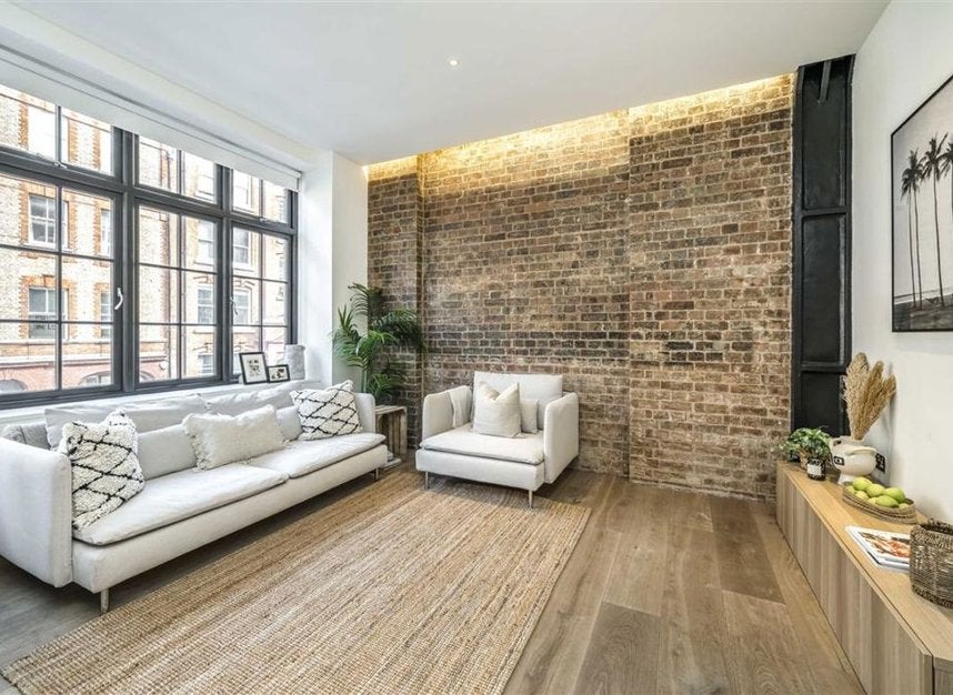 Flat Great Titchfield Street in City of Westminster