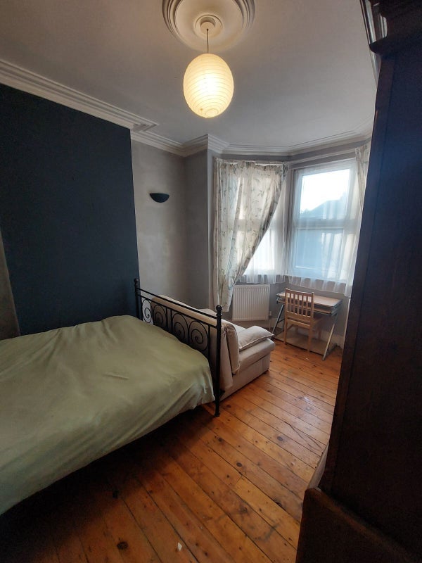 Room Edward Road in Greater London