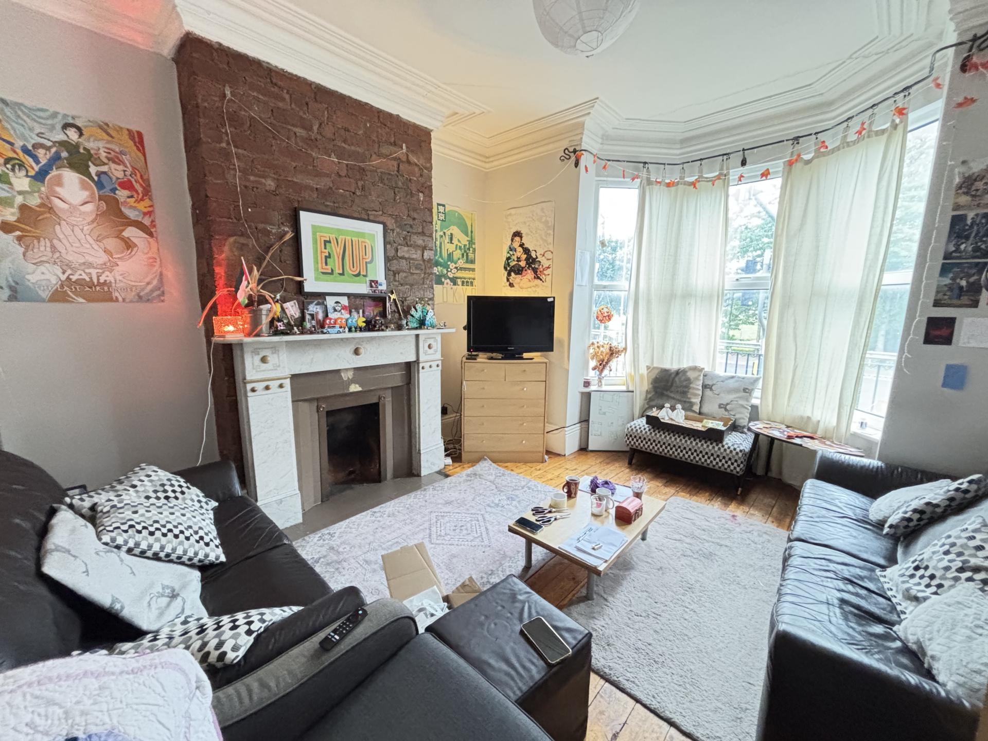 Flat Back Burley Lodge Terrace in Leeds