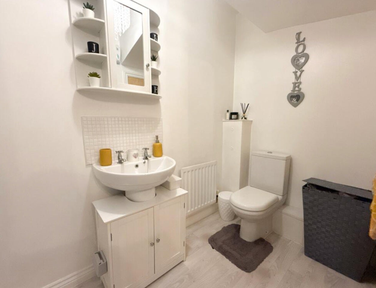 Room Scrogg Road in Newcastle upon Tyne