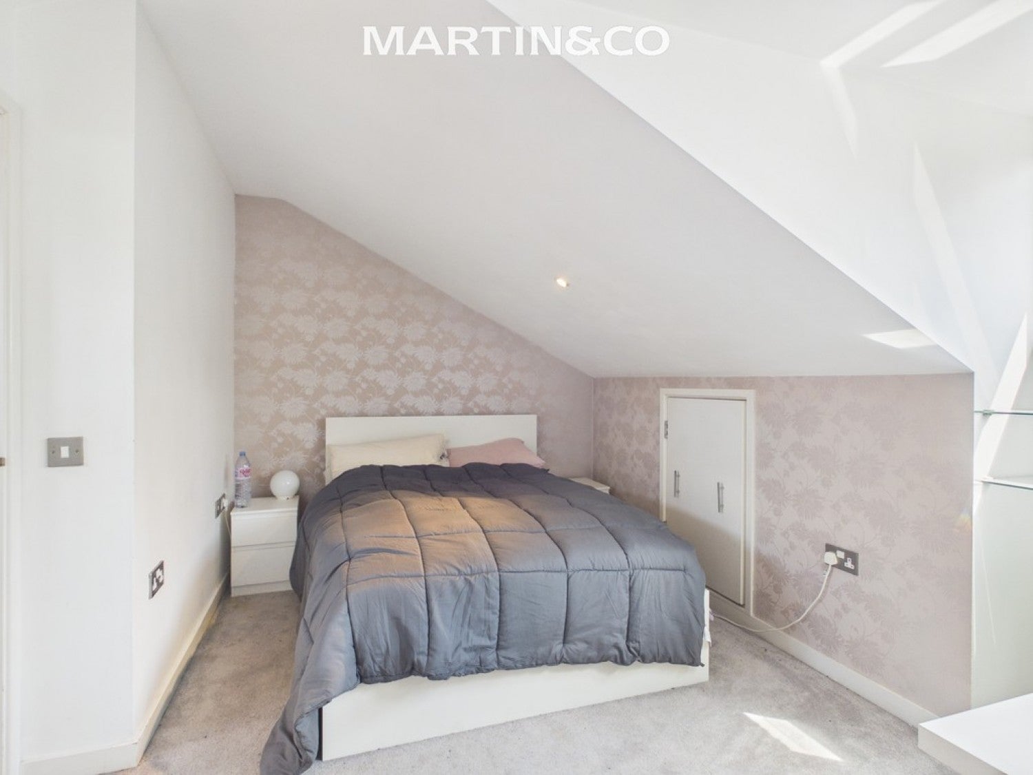 Flat Kings Road in Greater London