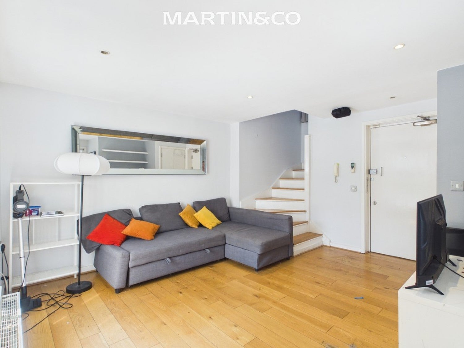 Flat Kings Road in Greater London