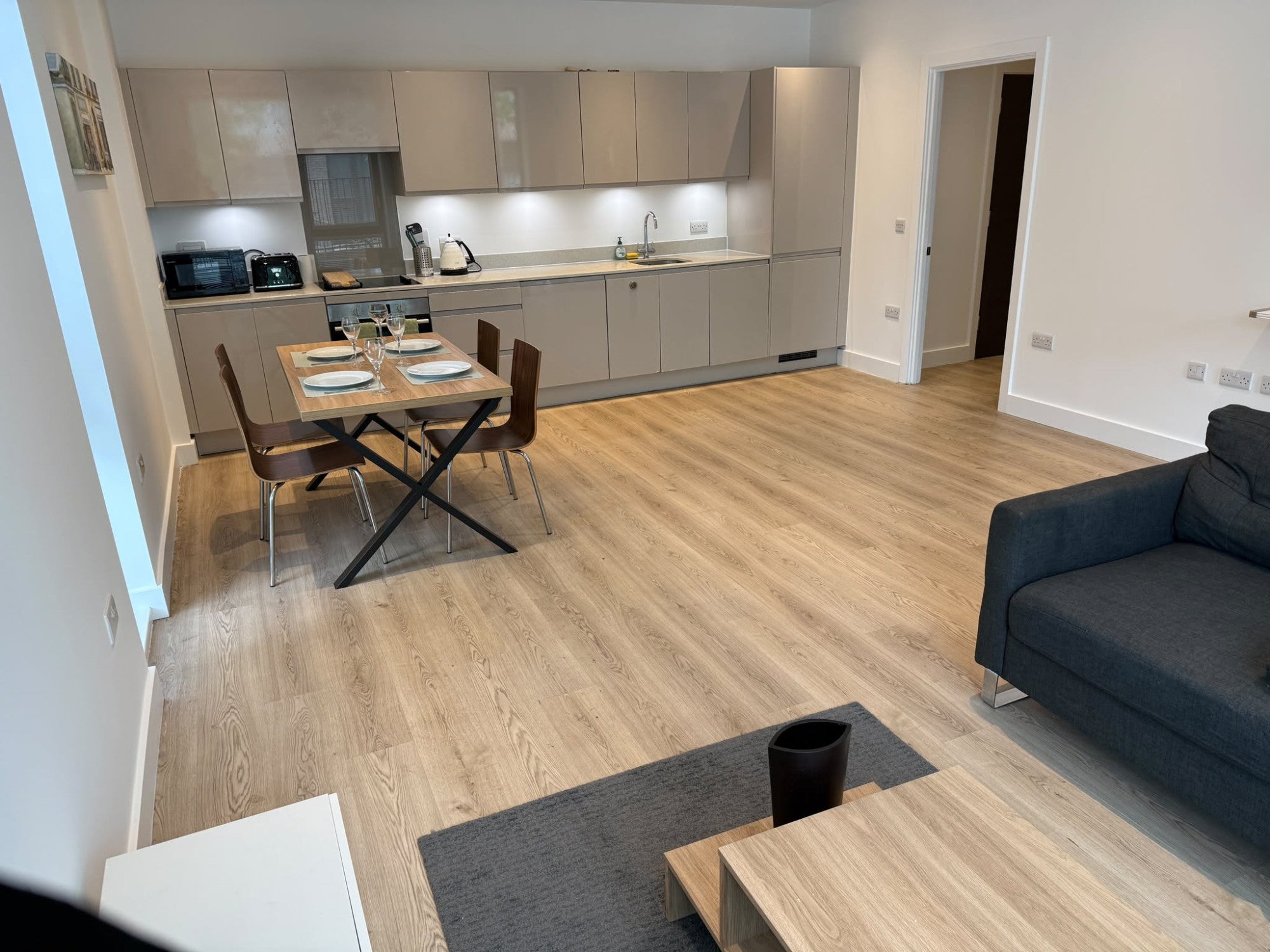 Flat New Village Avenue in Greater London