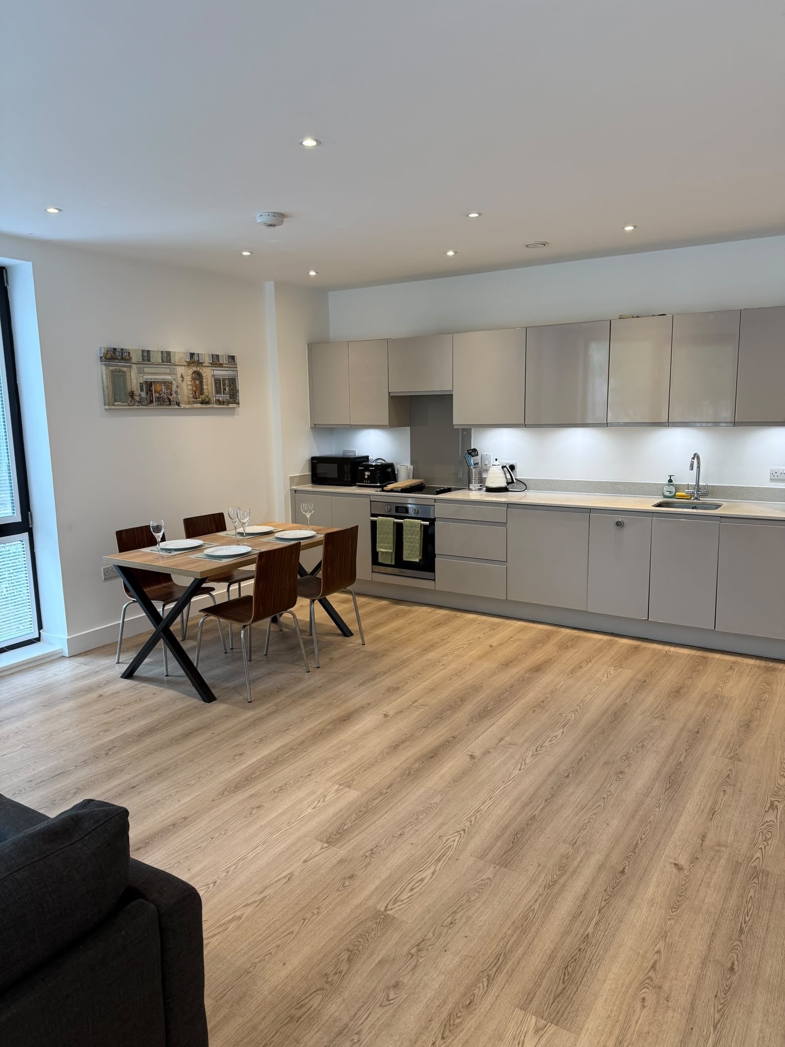 Flat New Village Avenue in Greater London