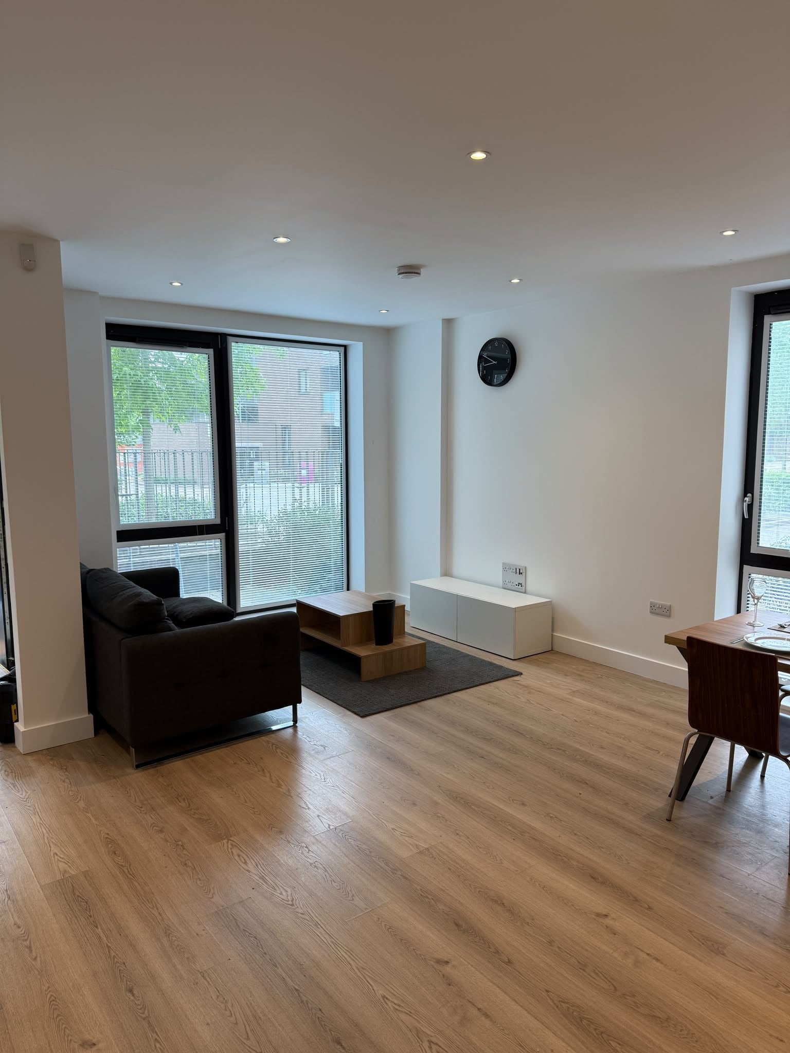 Flat New Village Avenue in Greater London