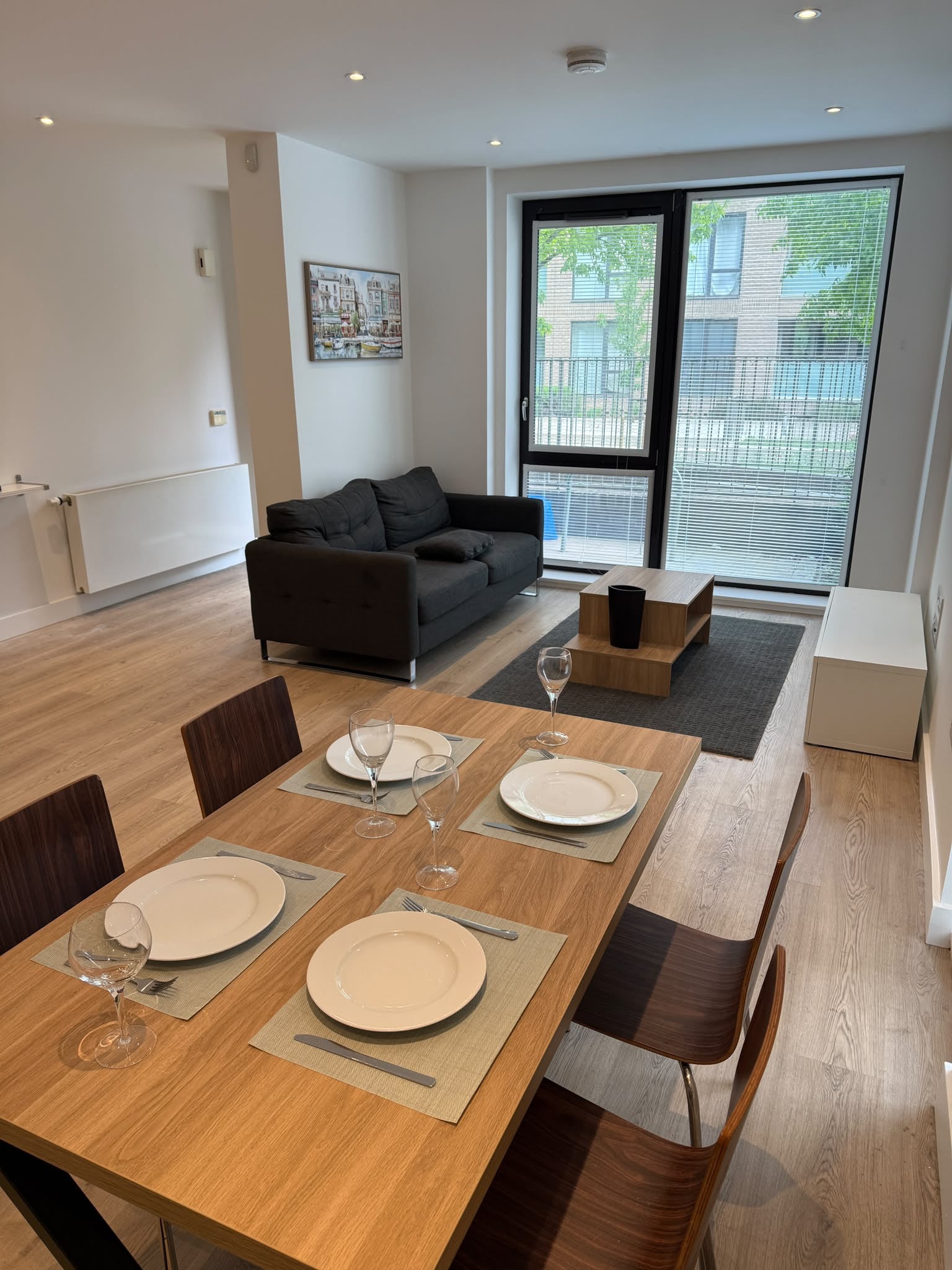 Flat New Village Avenue in Greater London