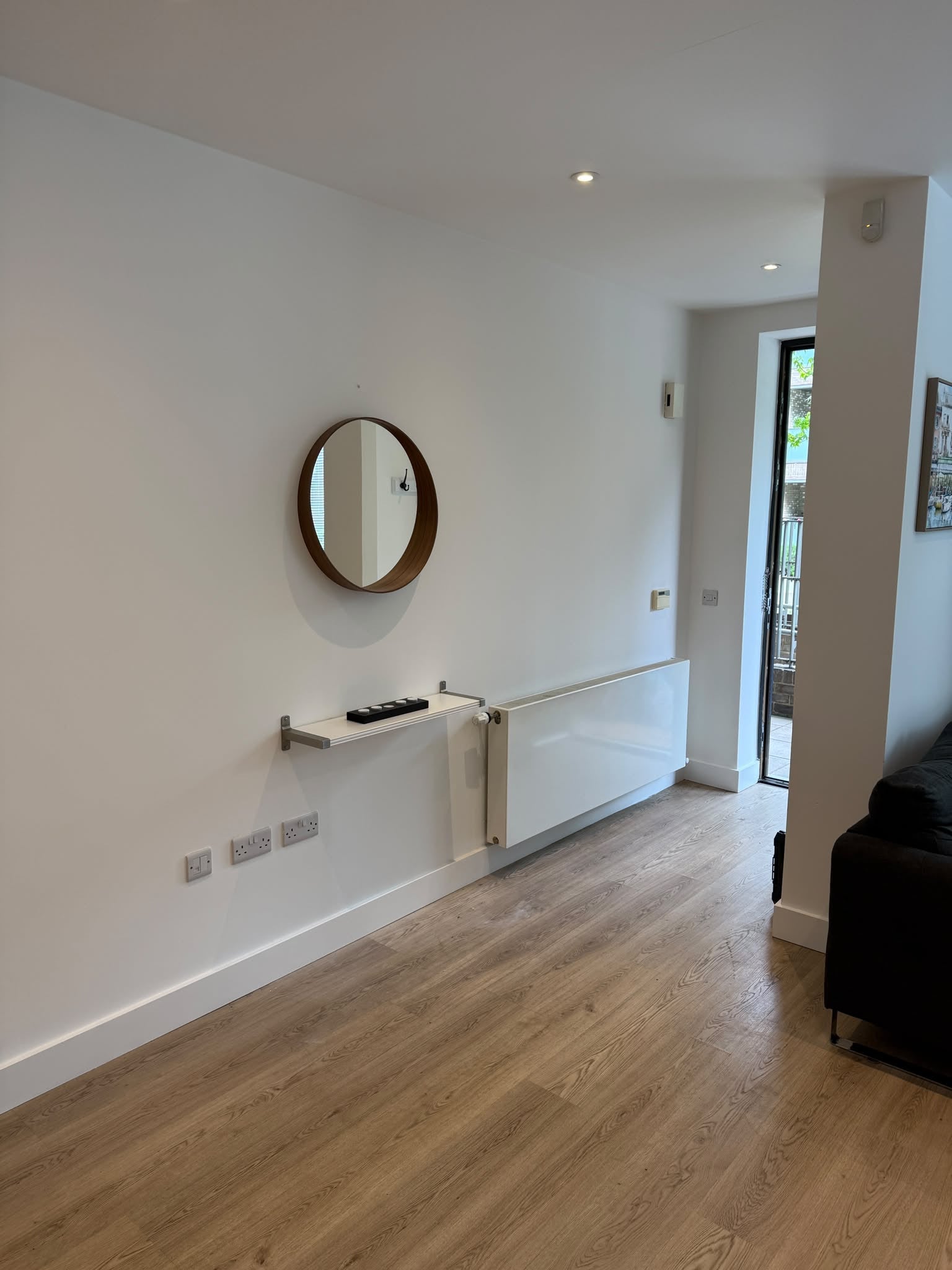 Flat New Village Avenue in Greater London
