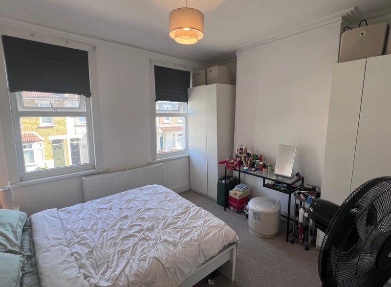 Room Tennyson Road in Greater London