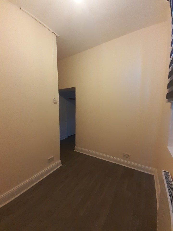 Flat Knightland Road in Greater London