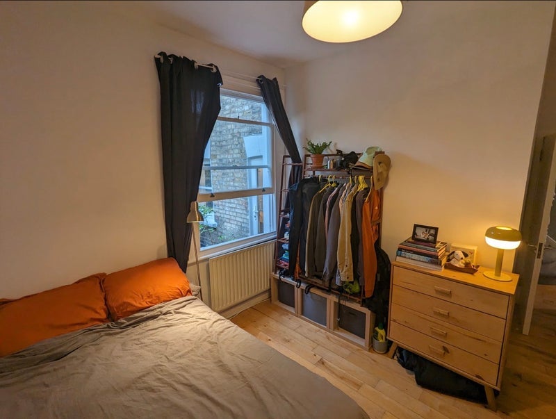 Room Playford Road in Greater London